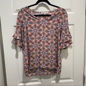 Stunning LOFT blouse in pink with unique floral print